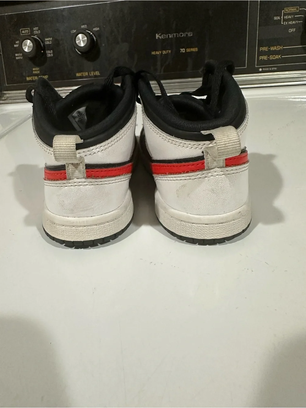 Air Jordan retro 1 mid chile red size 10c toddler boys unisex